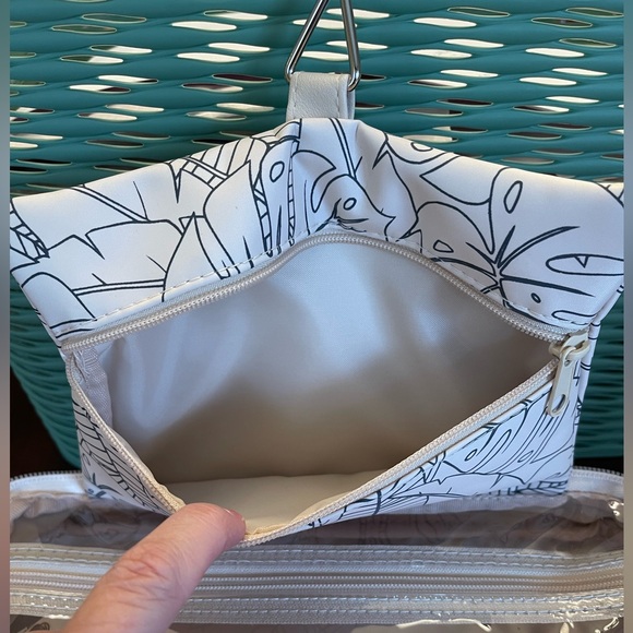 Tender Love Carry Hanging Travel Bag, Toiletry Bag, Makeup Bag for Women - Picture 10 of 11